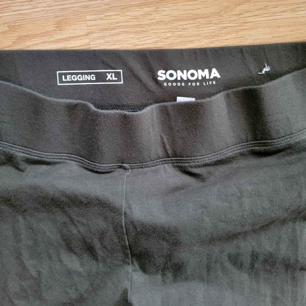 Dark Green leggings - Picture 2 of 3